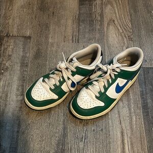 Nike Kids Sneakers in Green and White with Blue Swoosh
